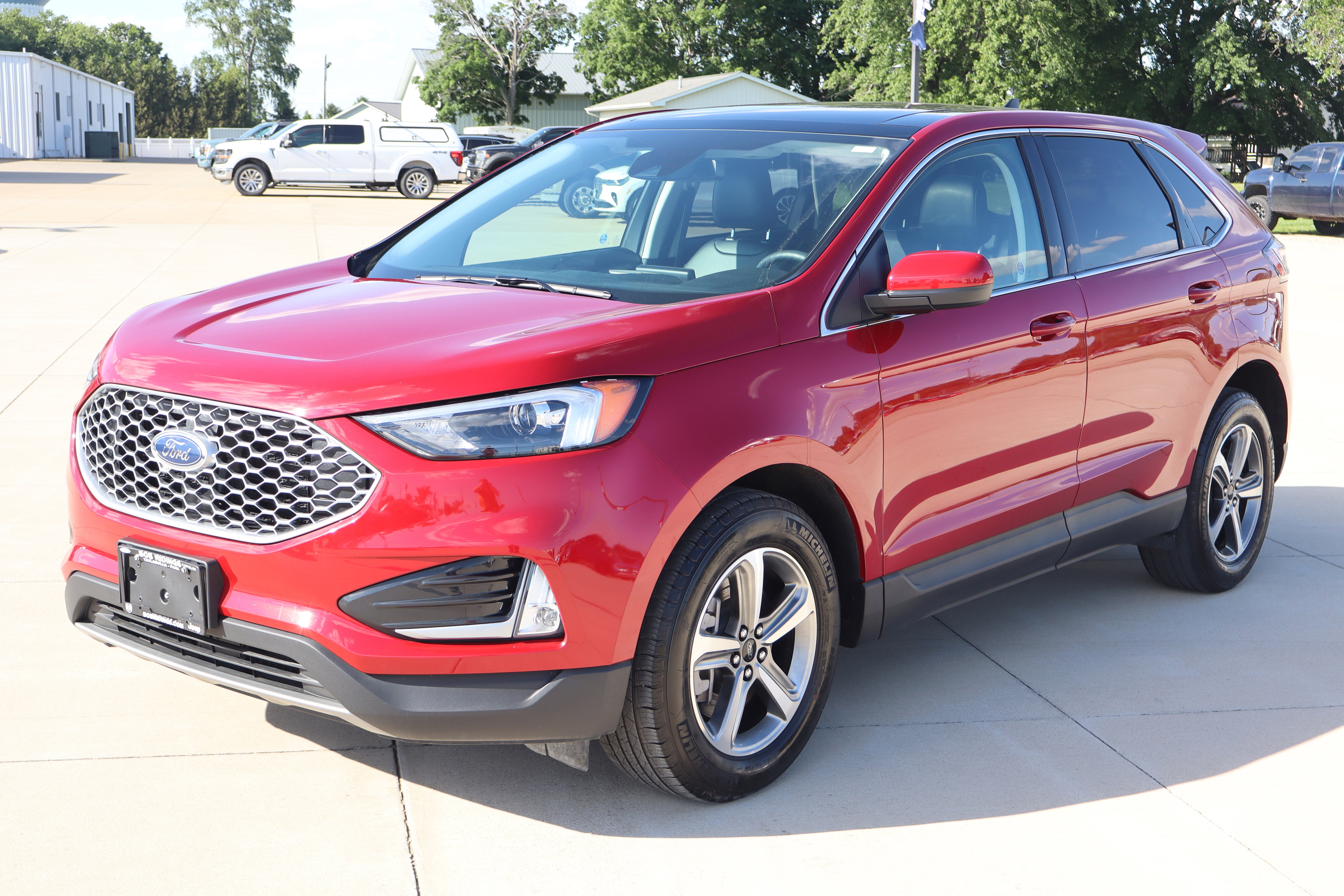 Used 2023 Ford Edge SEL w/ Convenience Package AWD/4WD image 2