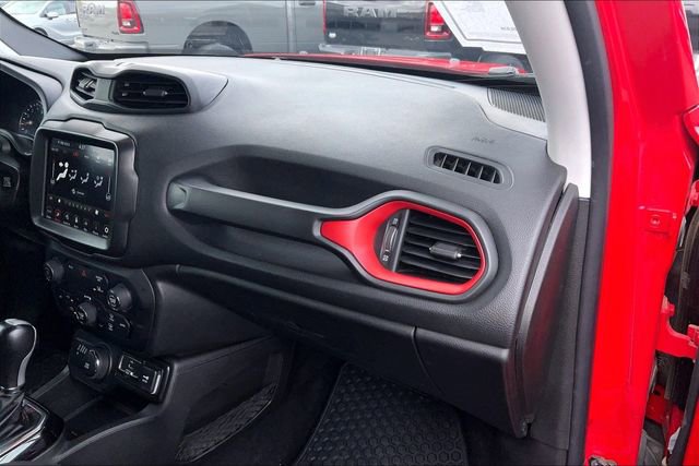 Used 2022 Jeep Renegade Latitude w/ Convenience Group AWD/4WD image 16