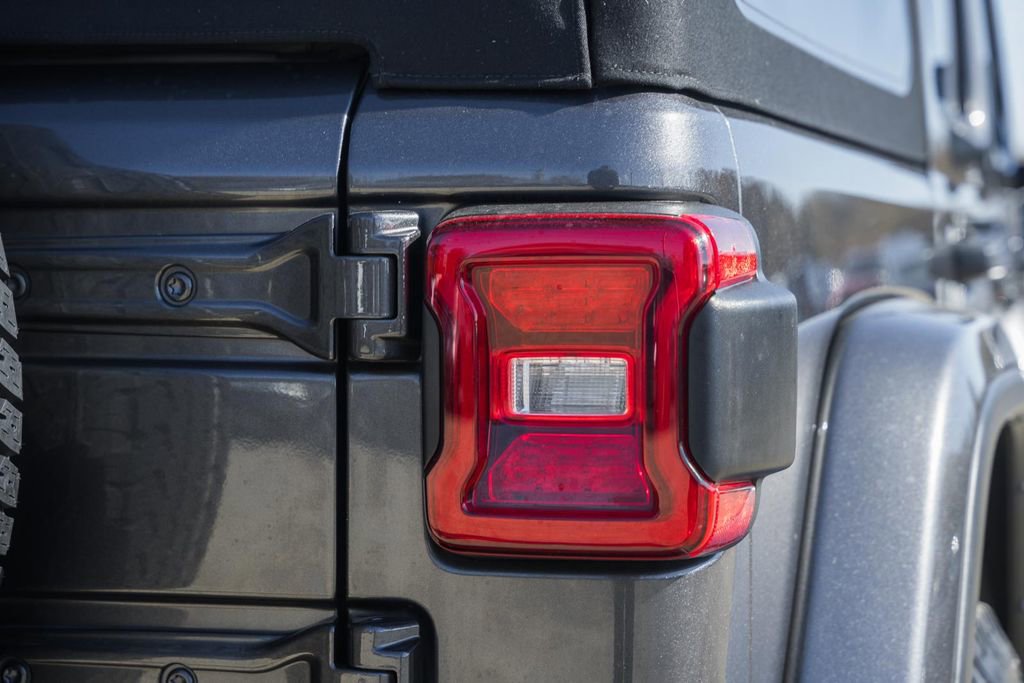 Used 2020 Jeep Wrangler Unlimited Sahara image 6