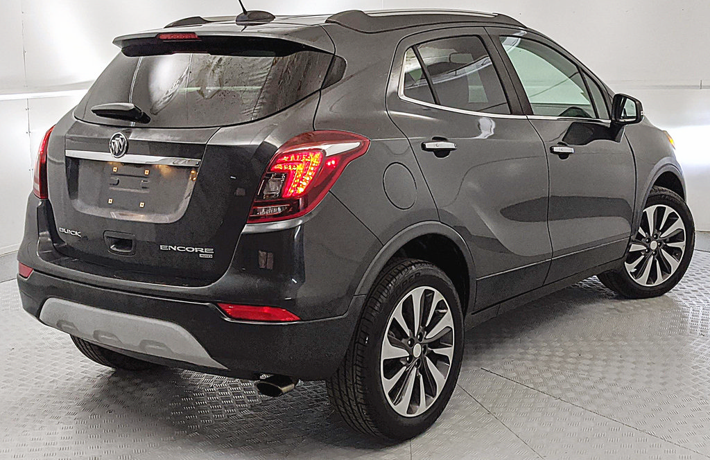 Used 2018 Buick Encore Essence AWD/4WD image 3