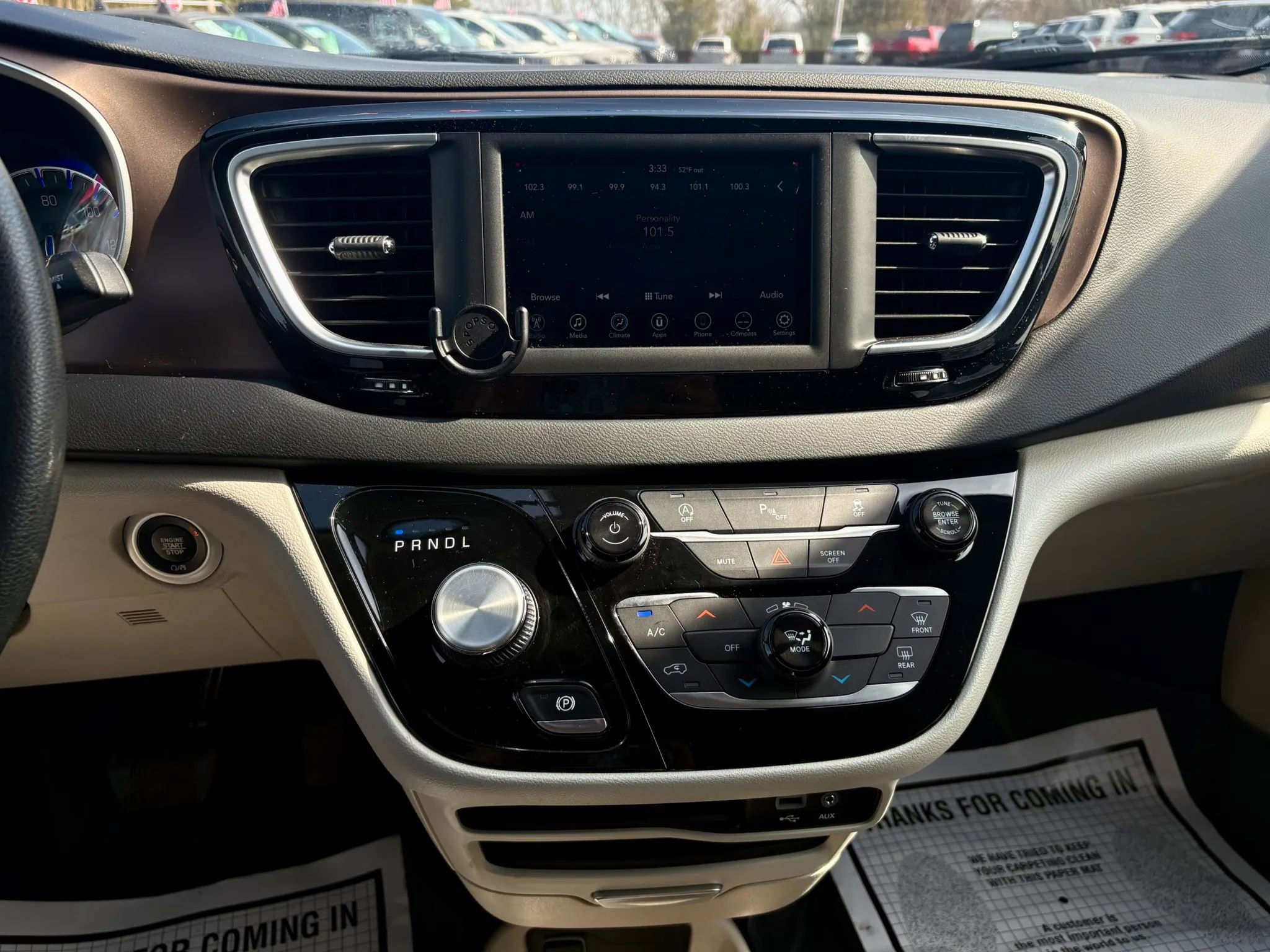 Used 2018 Chrysler Pacifica LX image 31
