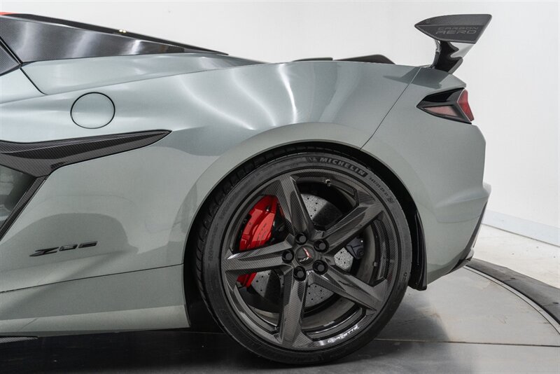 Used 2023 Chevrolet Corvette Z06 w/ Z07 Performance Package RWD image 29