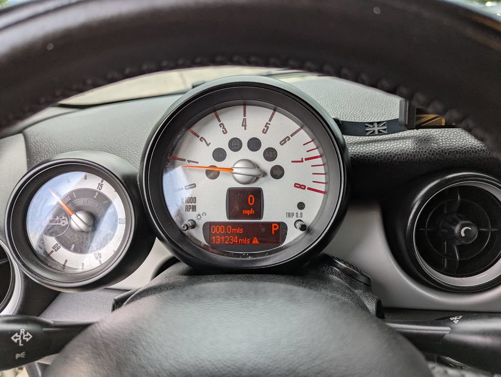 Used 2011 MINI Cooper Convertible FWD image 17