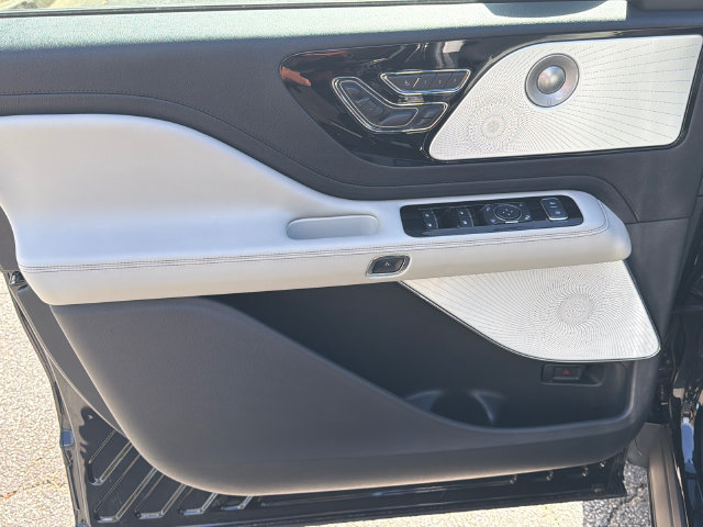 New 2025 Lincoln Aviator Reserve w/ Equipment Group 201A AWD/4WD image 11