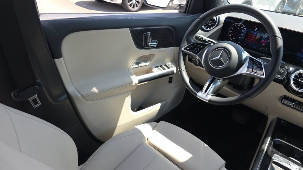 Certified 2025 Mercedes-Benz GLA 250 image 26