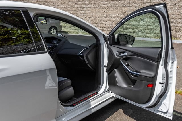 Used 2018 Ford Focus ST FWD image 15
