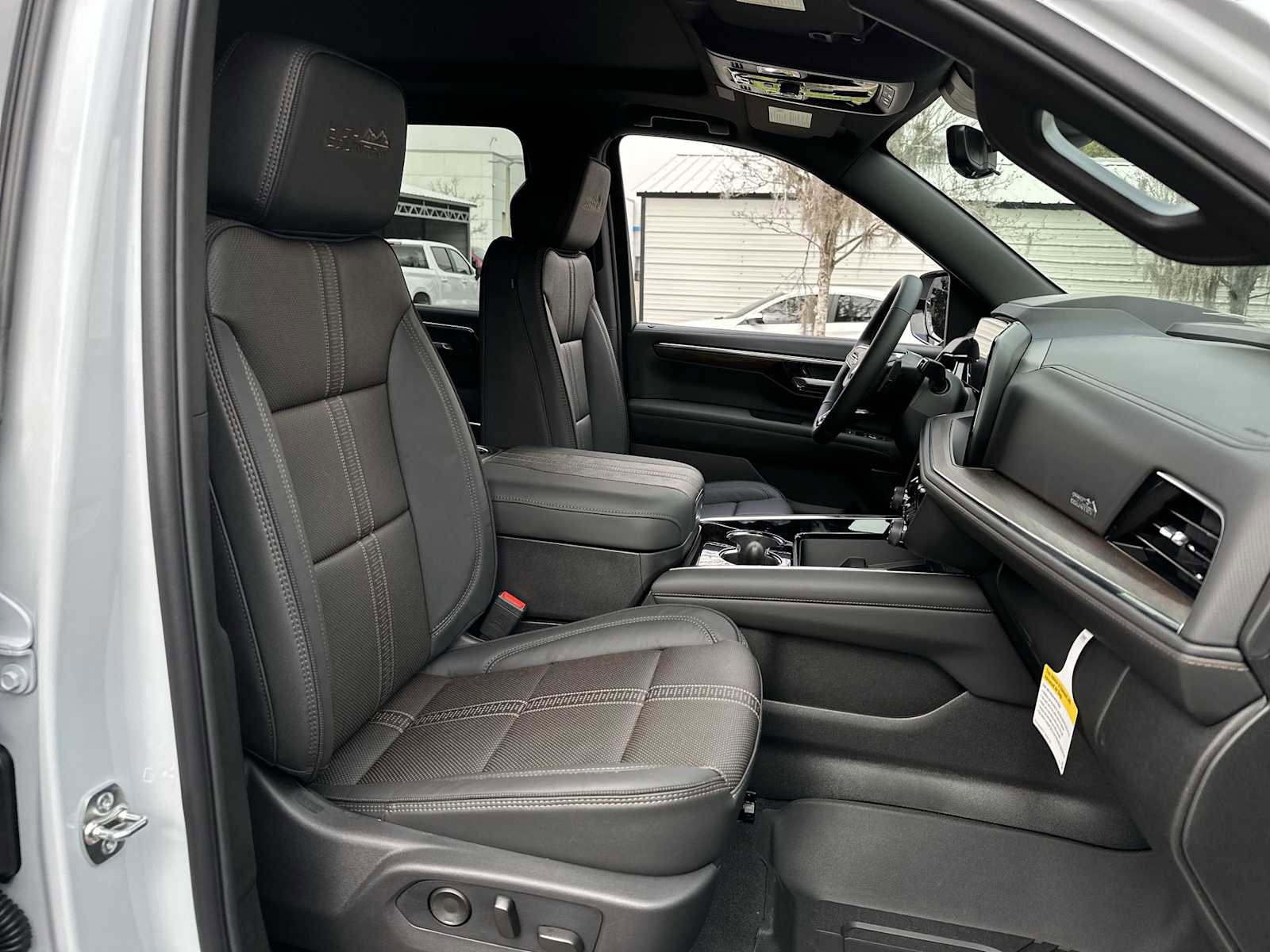 New 2026 Chevrolet Suburban High Country image 19