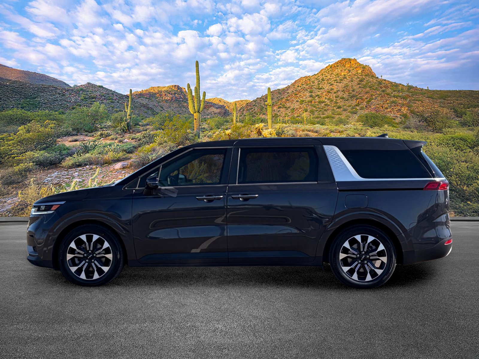 Used 2024 Kia Carnival EX FWD image 7