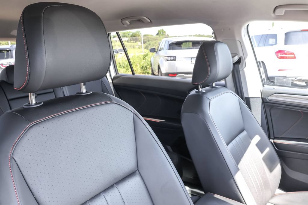 Certified 2024 Volkswagen Tiguan Wolfsburg Edition AWD/4WD image 38