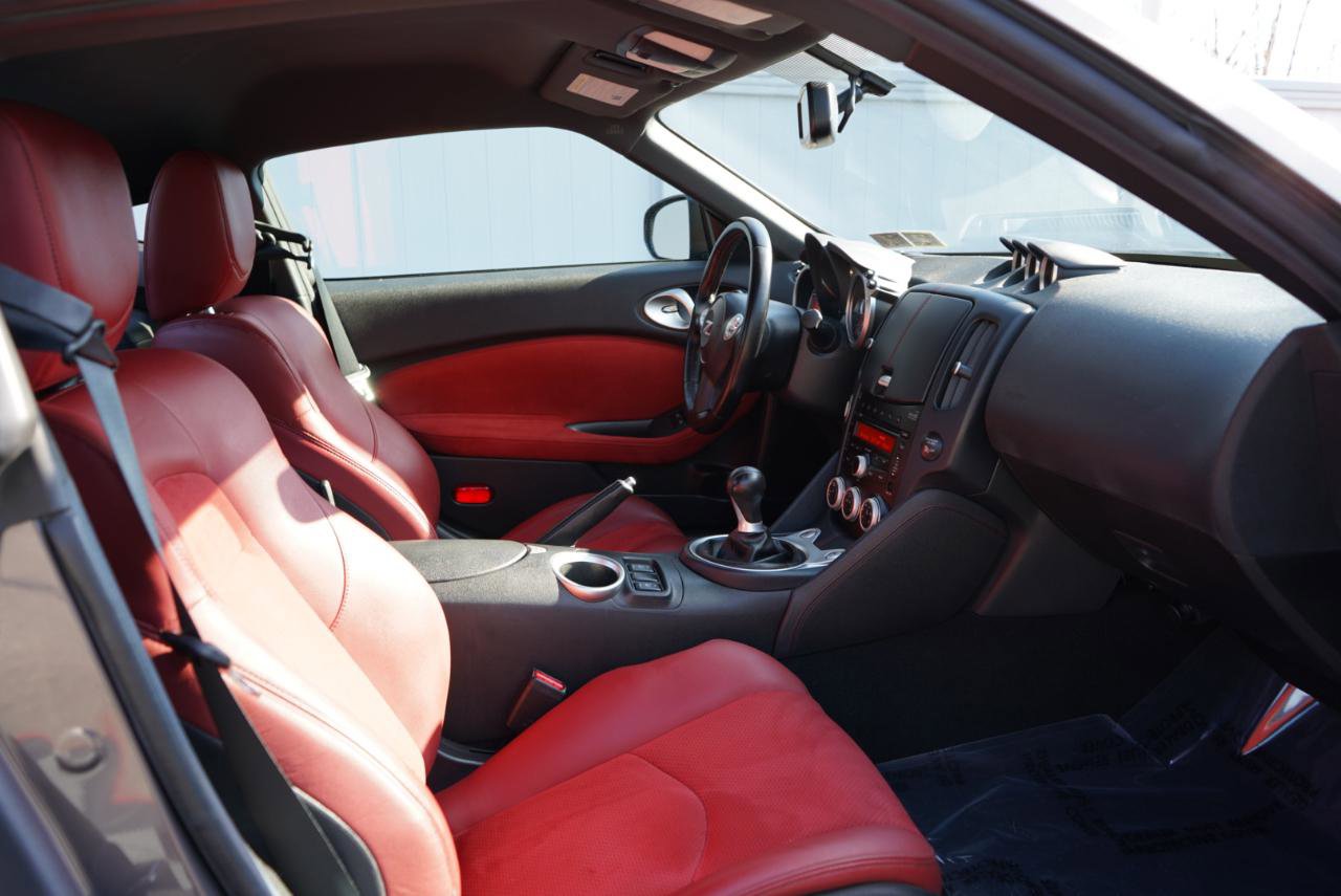 Used 2010 Nissan 370Z Touring w/ Sport Pkg image 60