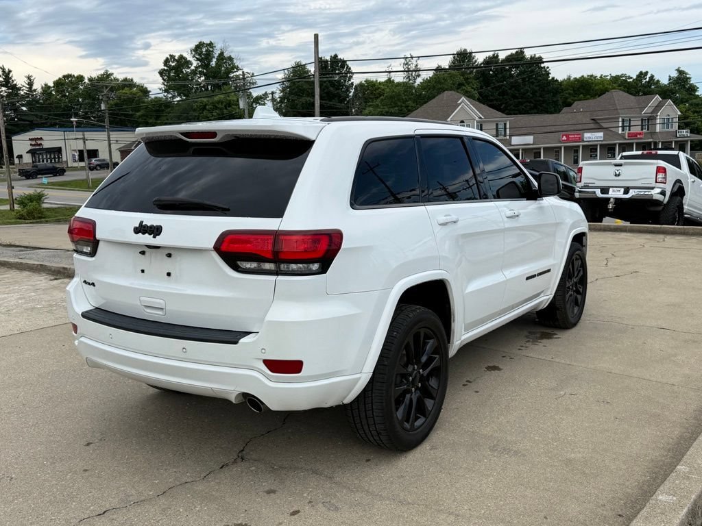 Used 2018 Jeep Grand Cherokee Altitude AWD/4WD image 6