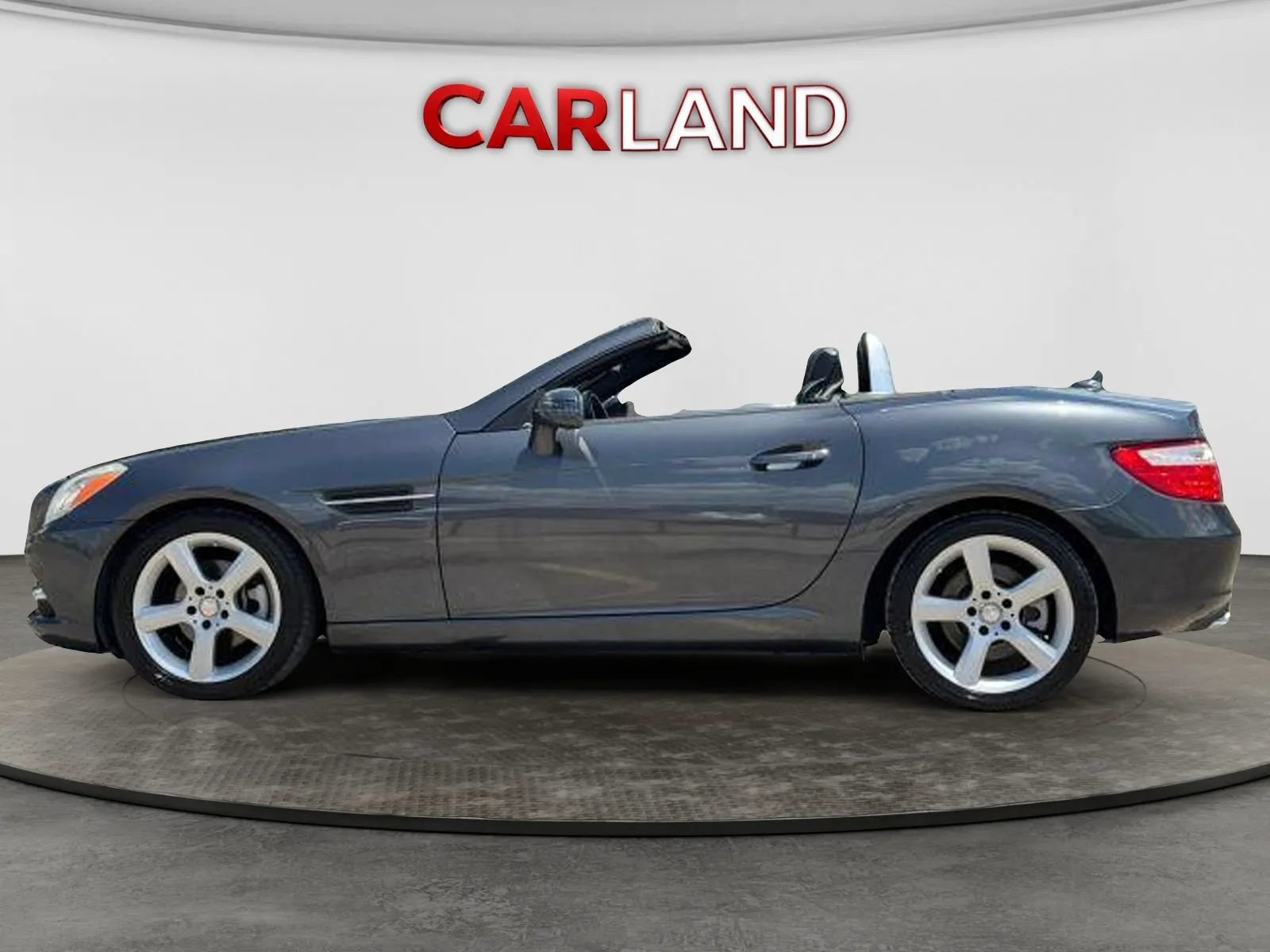 Used 2015 Mercedes-Benz SLK 250 image 4