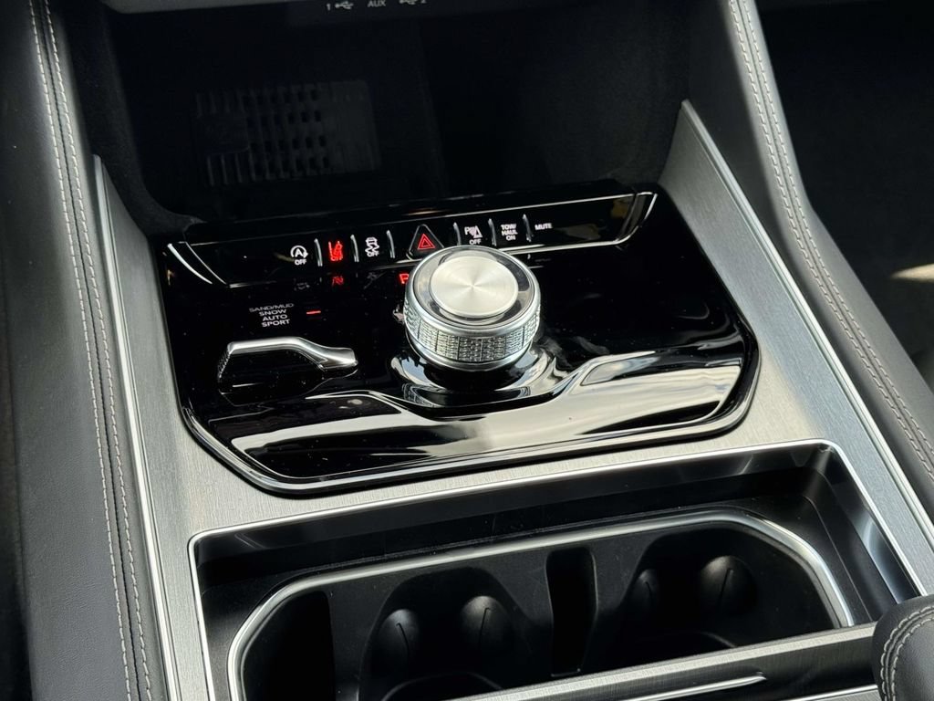 New 2026 Jeep Grand Wagoneer 4WD image 21