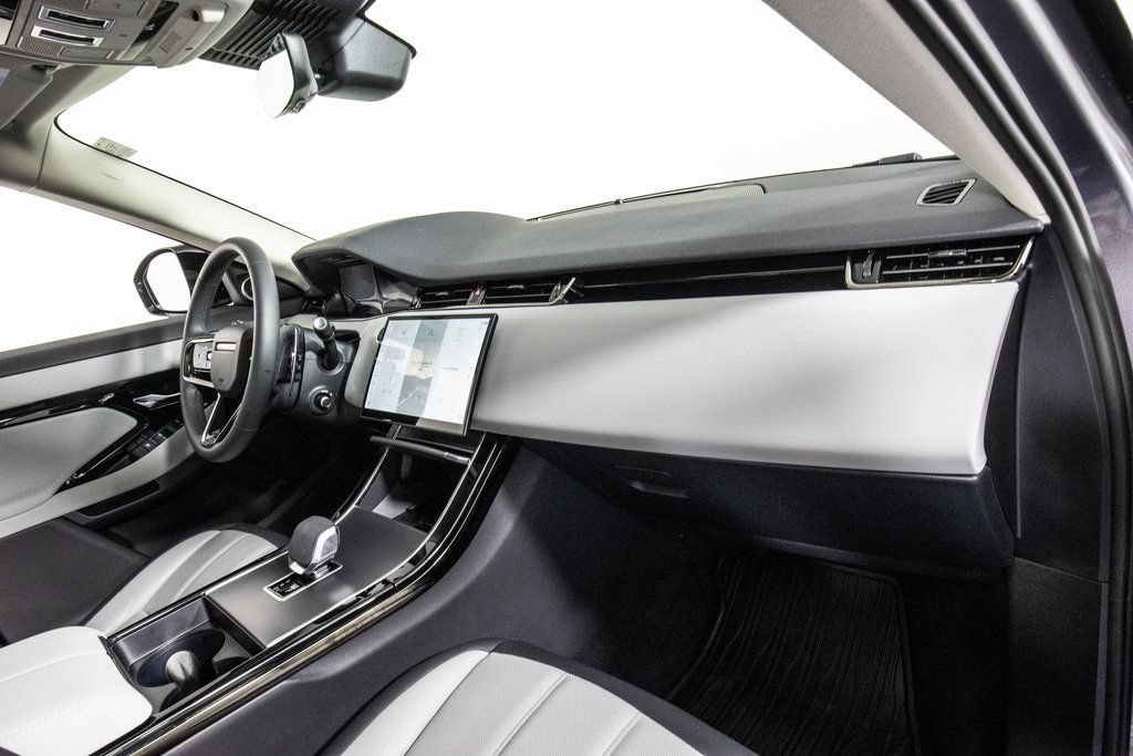 Used 2024 Land Rover Range Rover Evoque Dynamic SE AWD/4WD image 18