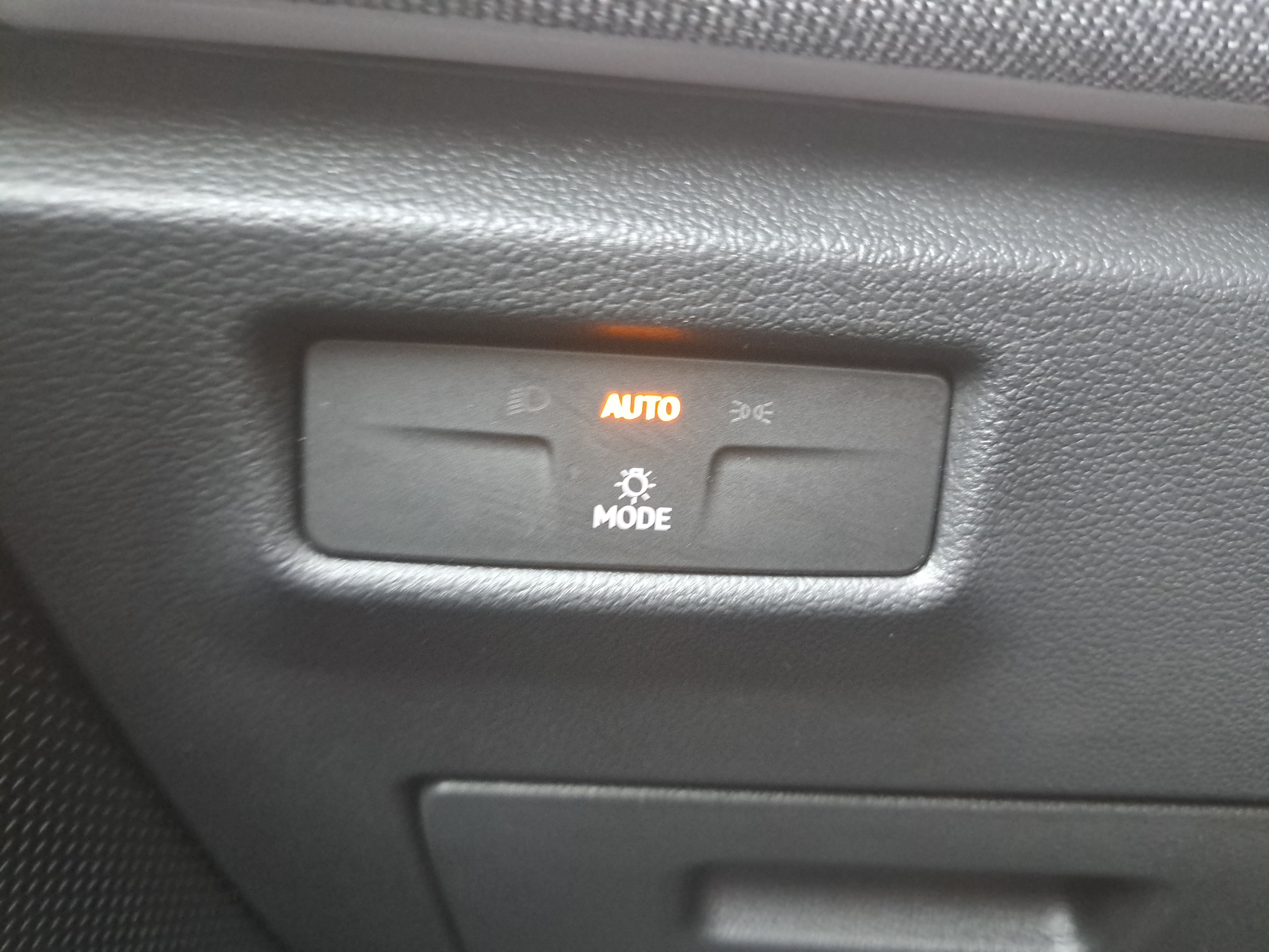 Certified 2025 Volkswagen Tiguan S FWD image 50