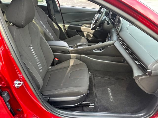 Used 2025 Hyundai Elantra Sport image 26