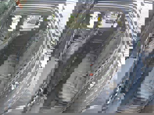 Used 2025 Volvo V60 B5 Cross Country Plus image 6