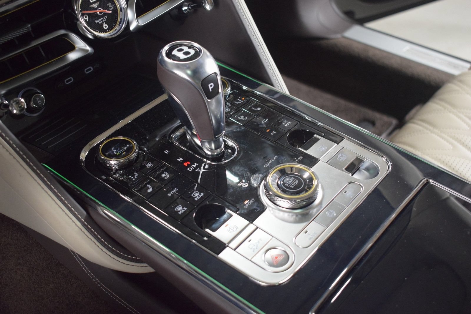 New 2026 Bentley Flying Spur Plug-In Hybrid AWD/4WD image 35