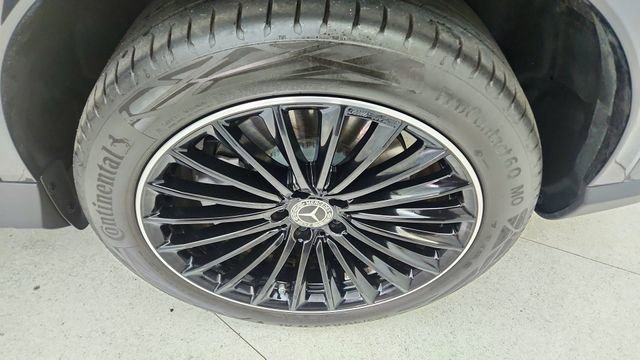 Used 2025 Mercedes-Benz GLC 350e 4MATIC image 61