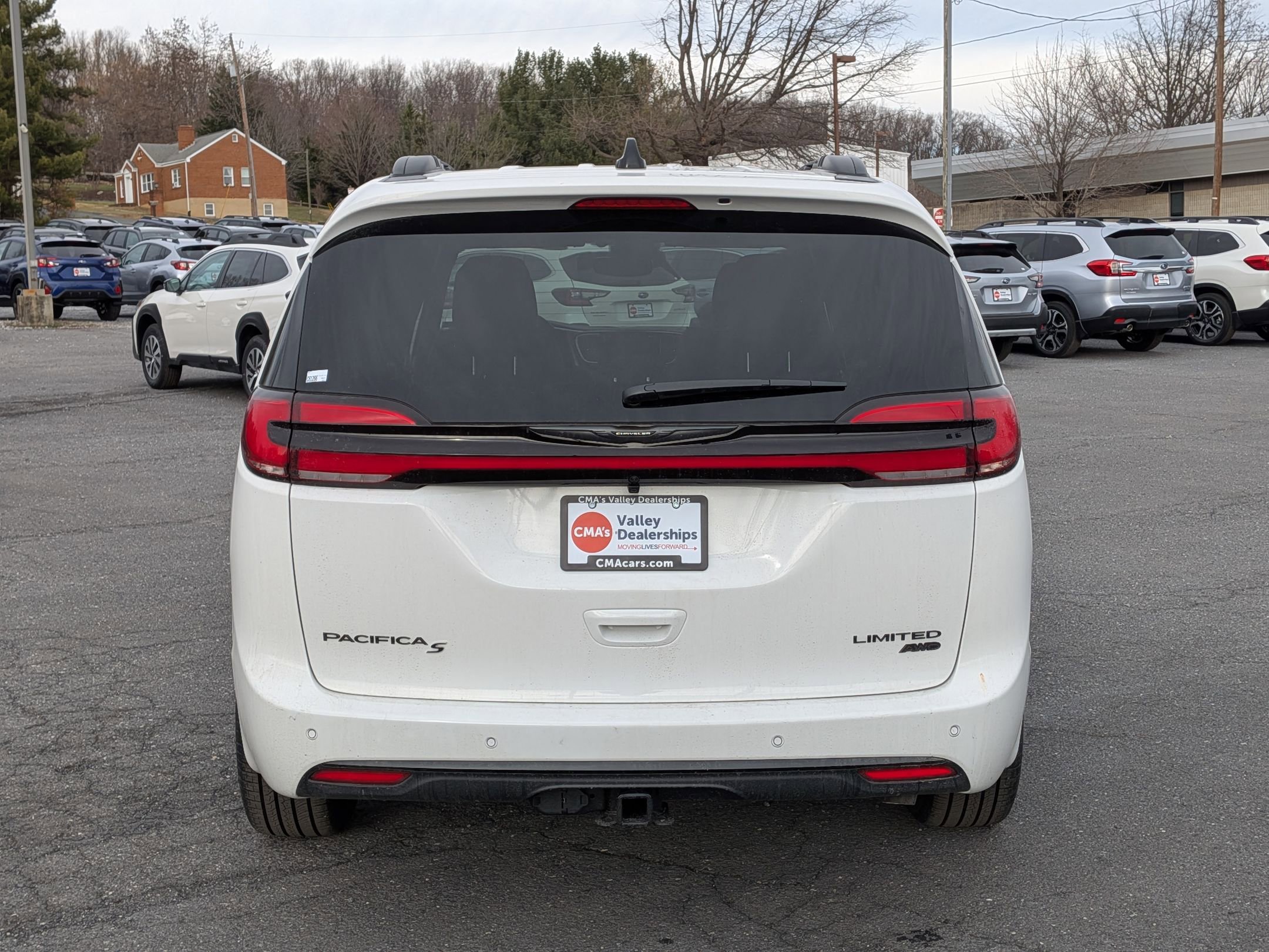 New 2026 Chrysler Pacifica Limited w/ Uconnect Theater Family Group image 6