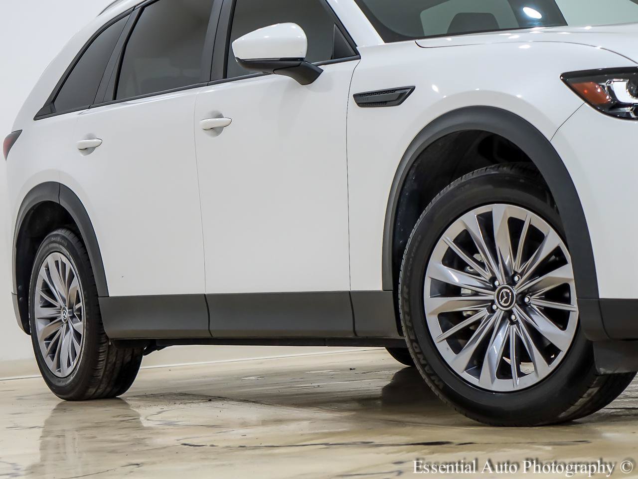 Used 2024 MAZDA CX-90 3.3 Turbo w/ Select Package AWD/4WD image 4