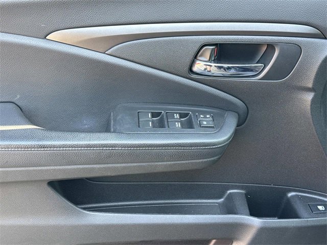 Used 2021 Honda Passport Sport image 10