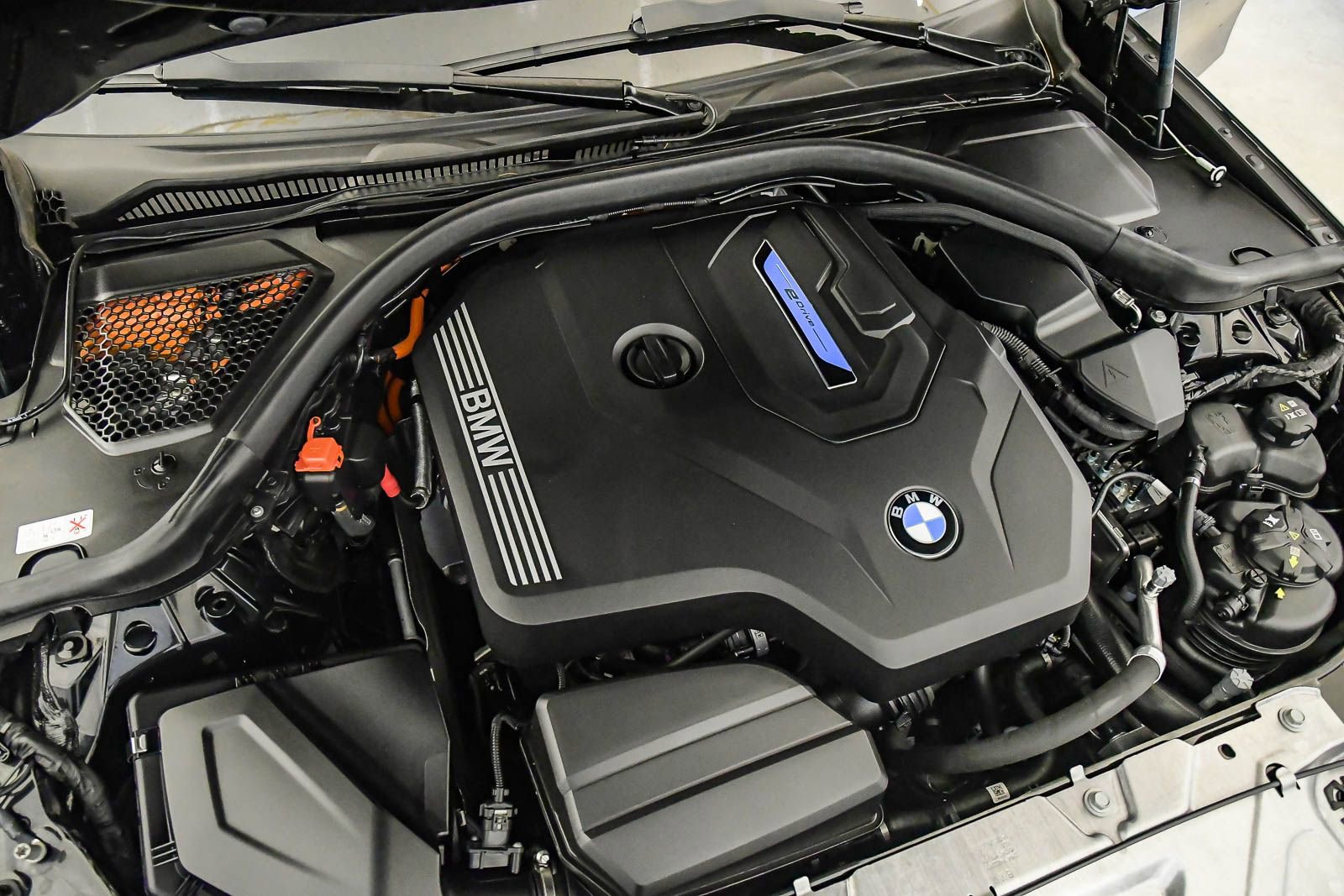 Certified 2023 BMW 330e w/ Premium Package RWD image 26