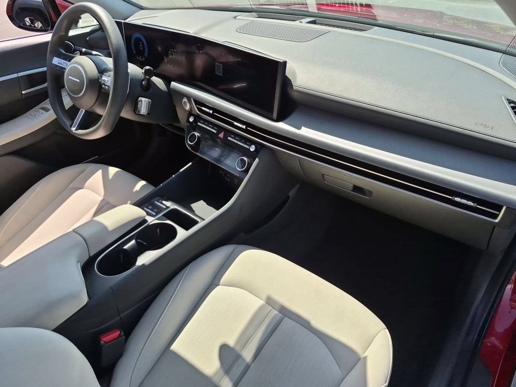 Used 2025 Hyundai Sonata SEL FWD image 32