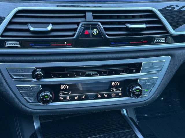 Used 2019 BMW 750i w/ Executive Package RWD image 26