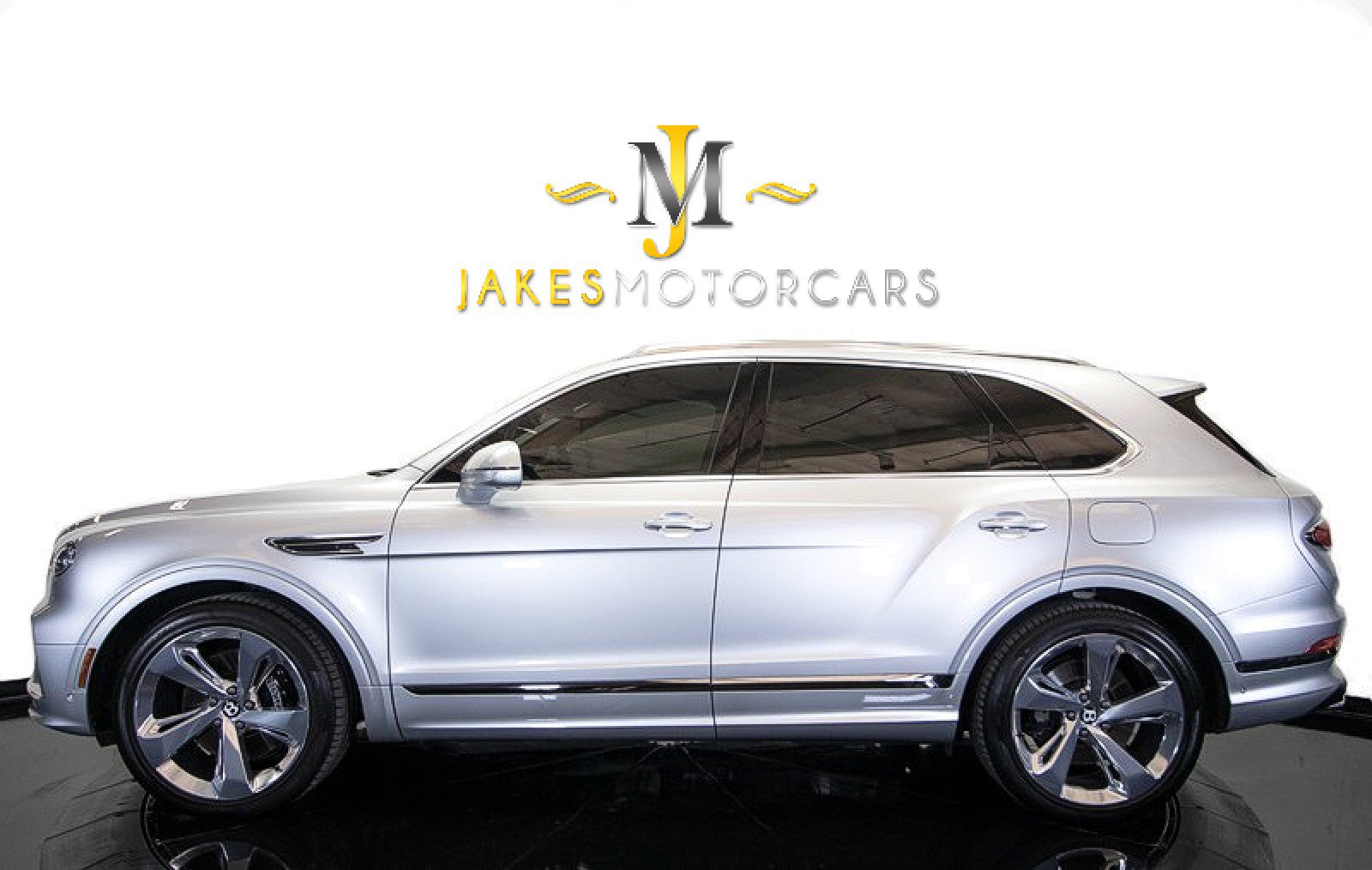 Used 2023 Bentley Bentayga Plug-In Hybrid image 4