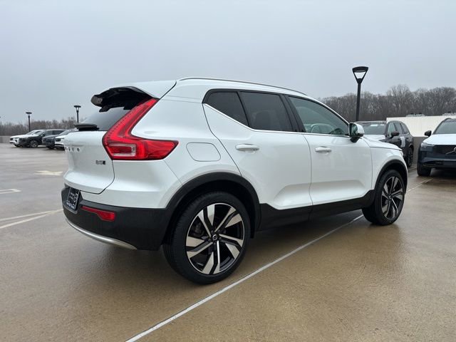 Certified 2024 Volvo XC40 B5 Plus w/ Protection Package Premier image 9