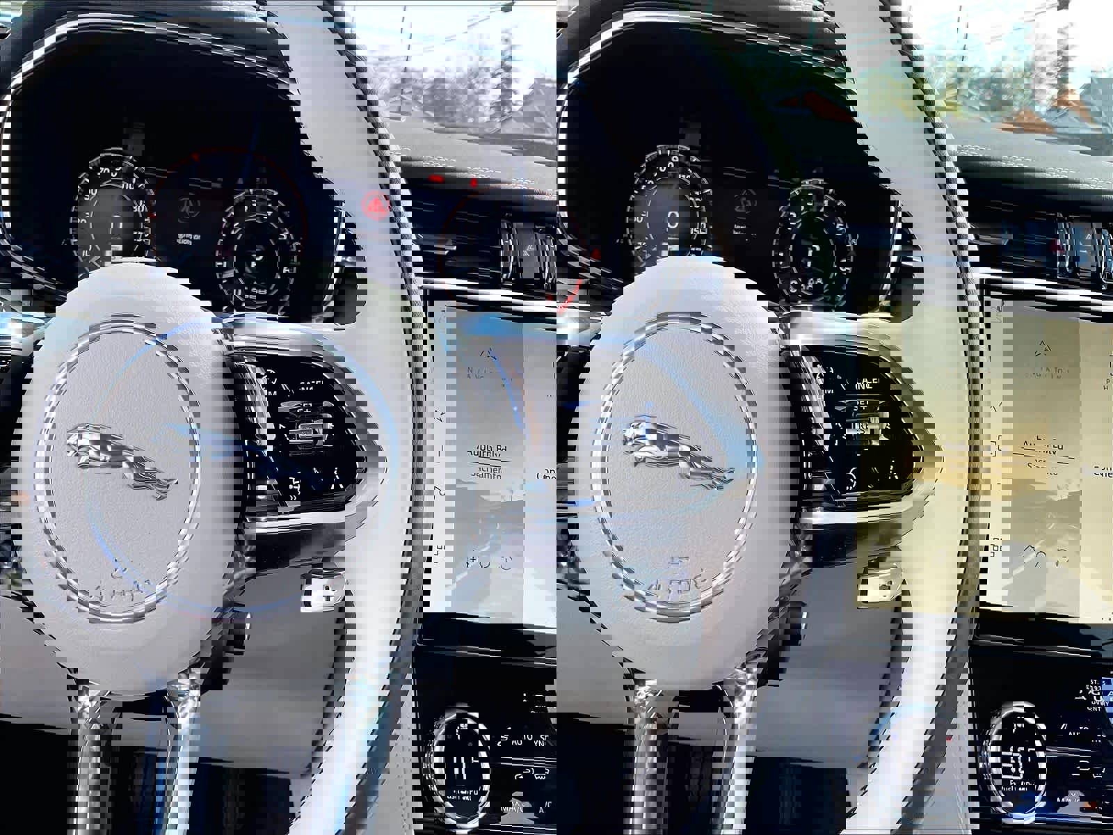 Used 2025 Jaguar F-PACE R-Dynamic S image 21