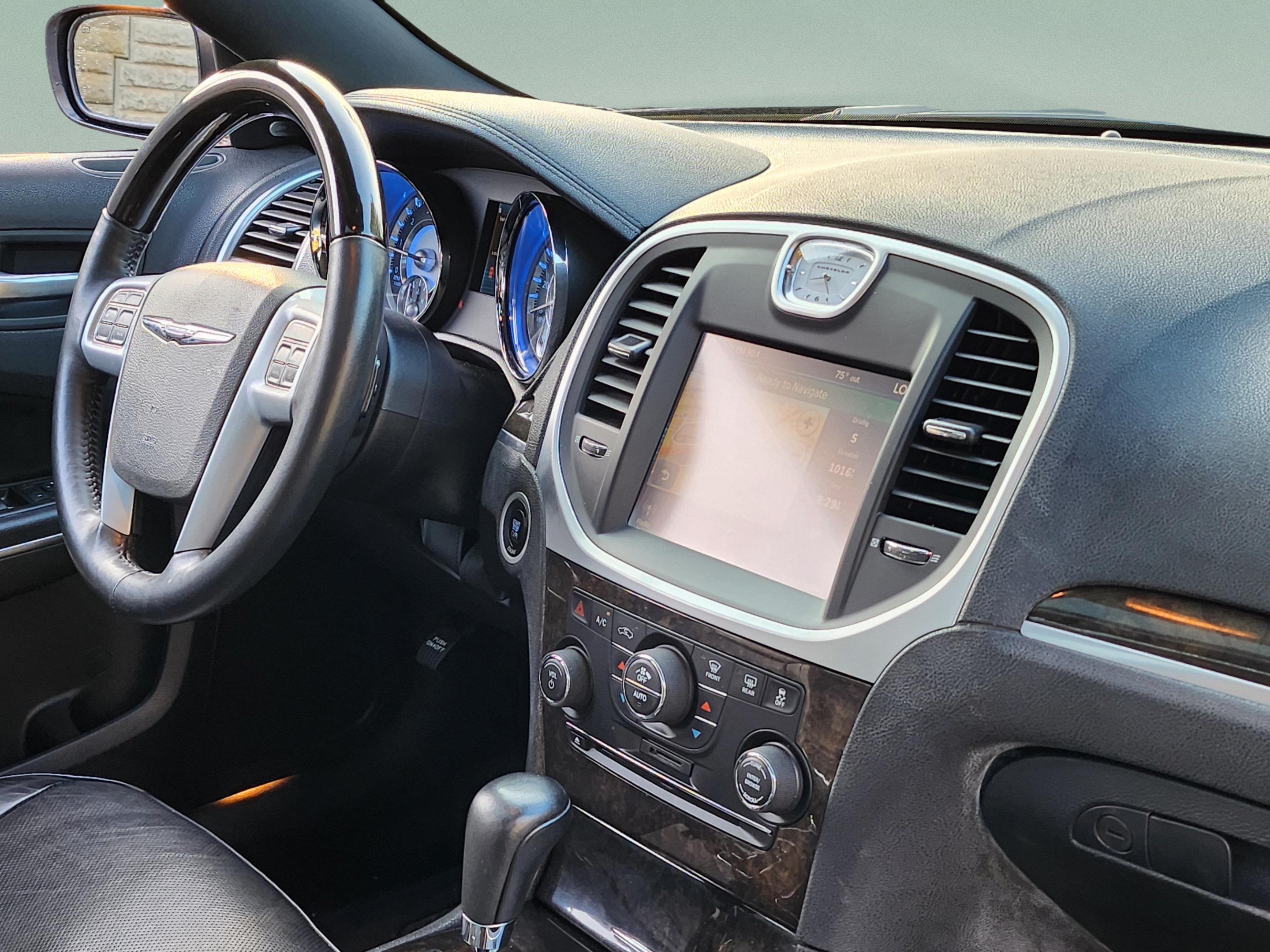 Used 2013 Chrysler 300 C RWD image 31