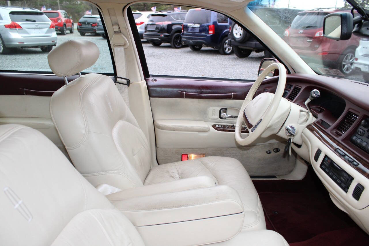 Used 1996 Lincoln Town Car Signature image 11
