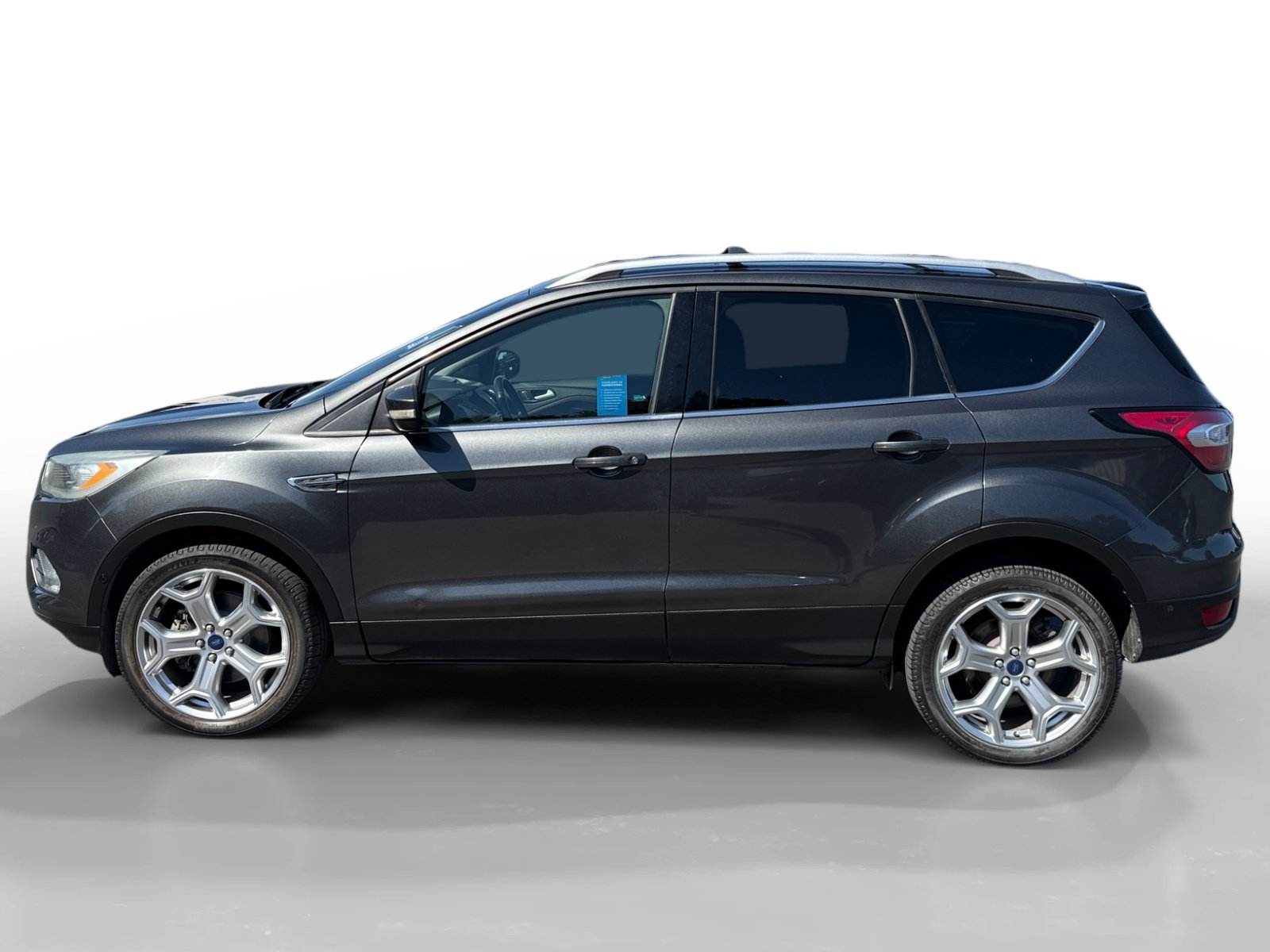 Used 2017 Ford Escape Titanium w/ Equipment Group 301A AWD/4WD image 2