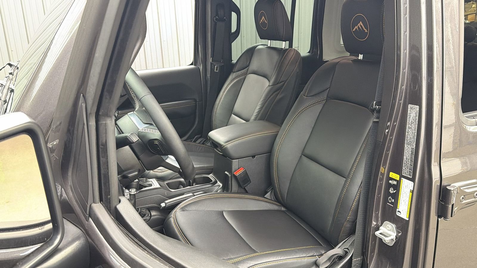Used 2025 Jeep Wrangler Unlimited Sahara w/ Safety Group AWD/4WD image 32