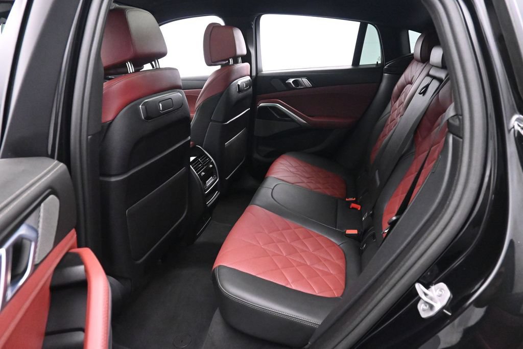 Used 2024 BMW X6 xDrive40i w/ Premium Package AWD/4WD image 14