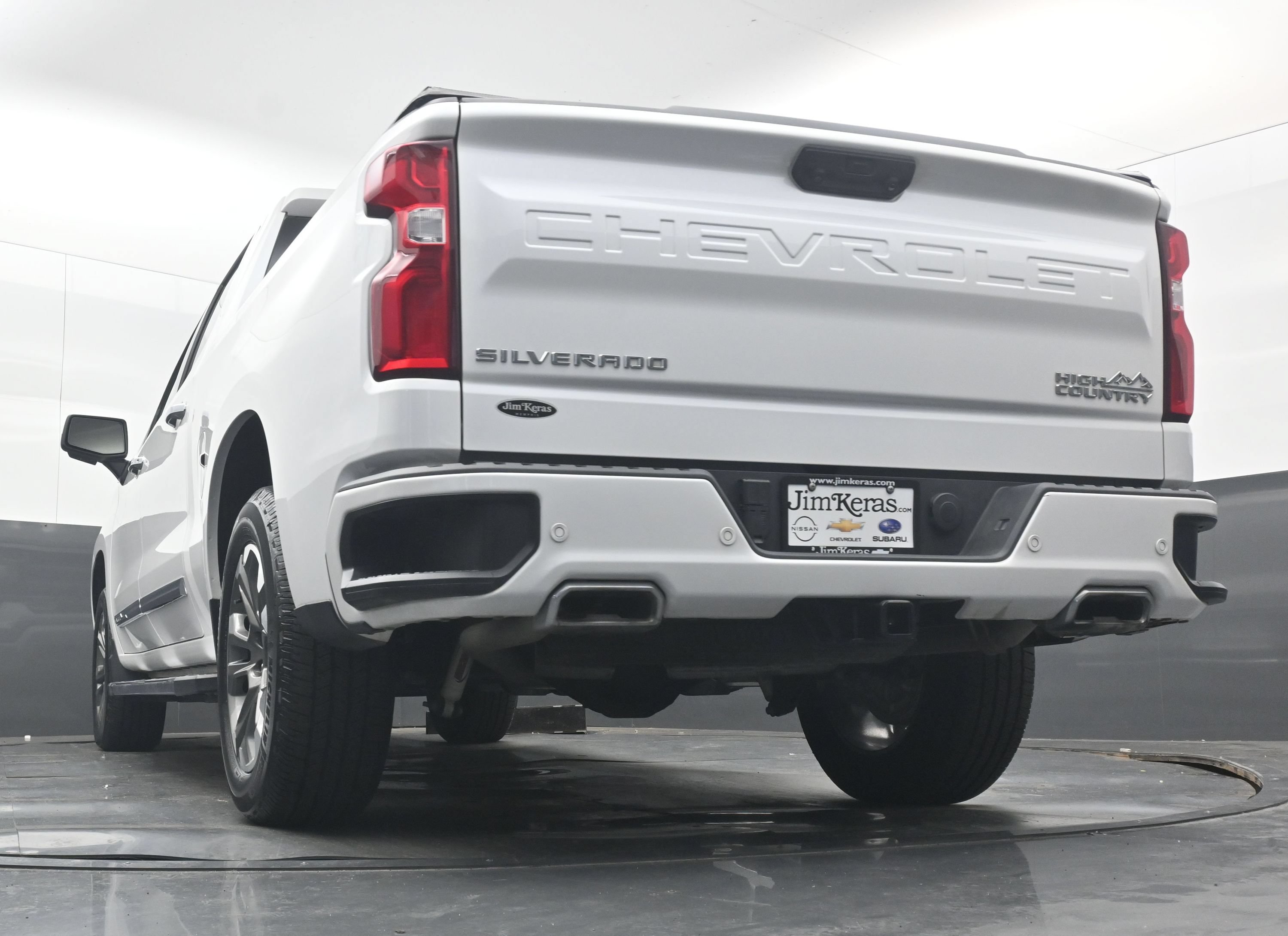 Used 2024 Chevrolet Silverado 1500 High Country w/ Z71 Off-Road Package AWD/4WD image 32