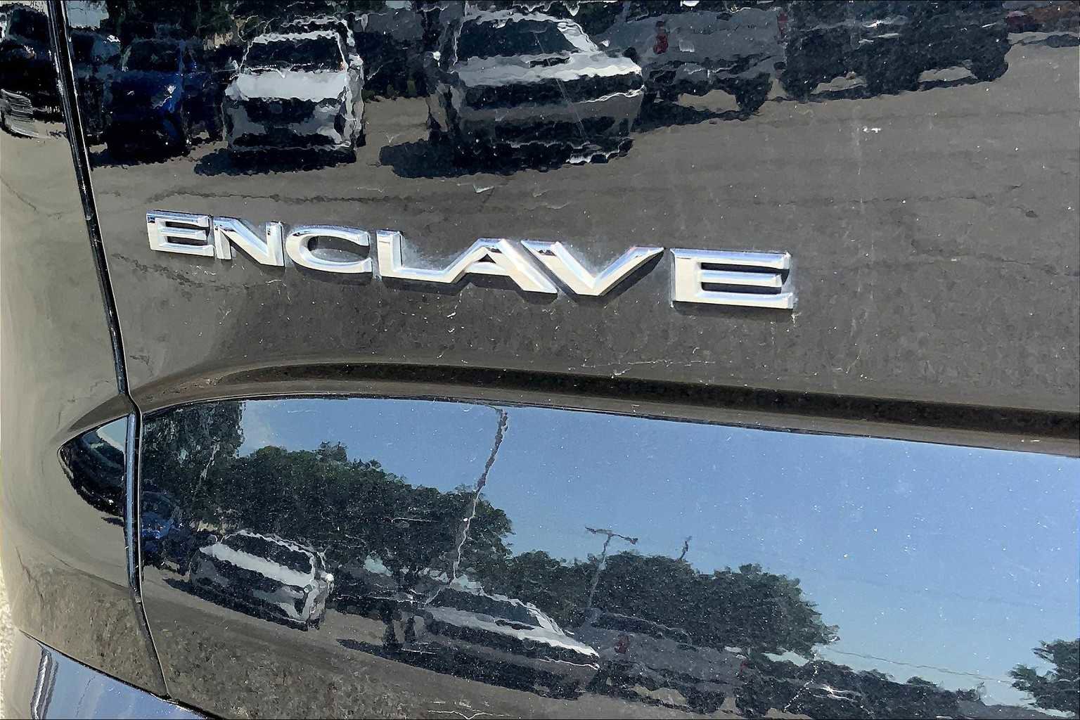 Used 2024 Buick Enclave Premium image 17