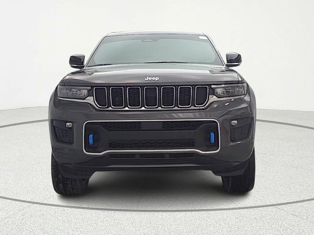 Used 2023 Jeep Grand Cherokee Overland image 2