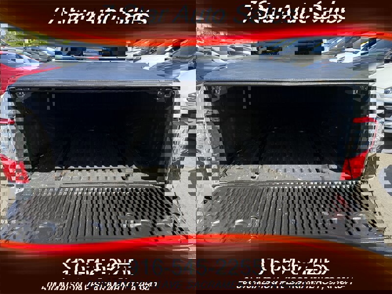 Used 2017 Nissan Titan PRO-4X image 19