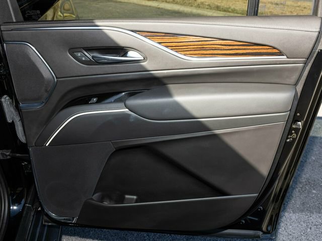 Used 2023 Cadillac Escalade ESV Premium Luxury image 71