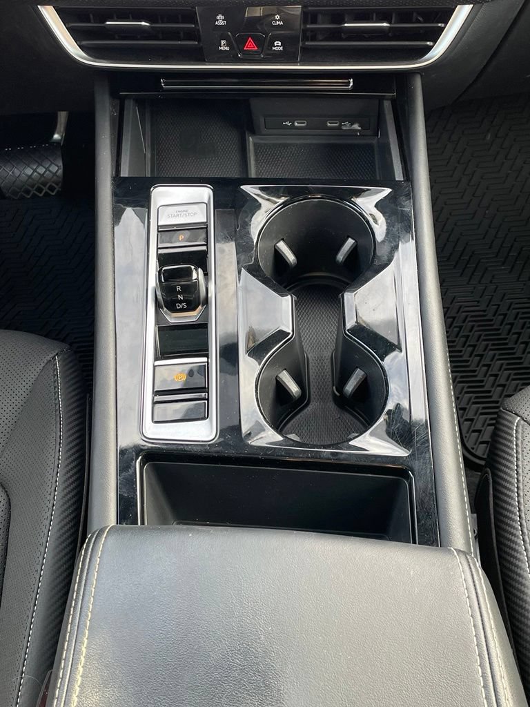 Used 2024 Volkswagen Atlas Cross Sport SE AWD/4WD image 19