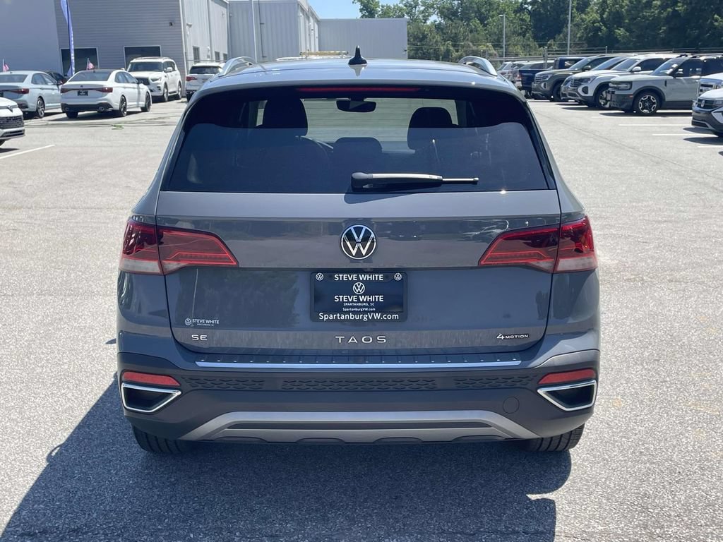 Certified 2023 Volkswagen Taos SE w/ Black Wheel Package AWD/4WD image 5