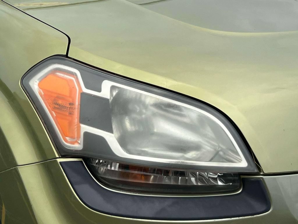 Used 2011 Kia Soul ! FWD image 8