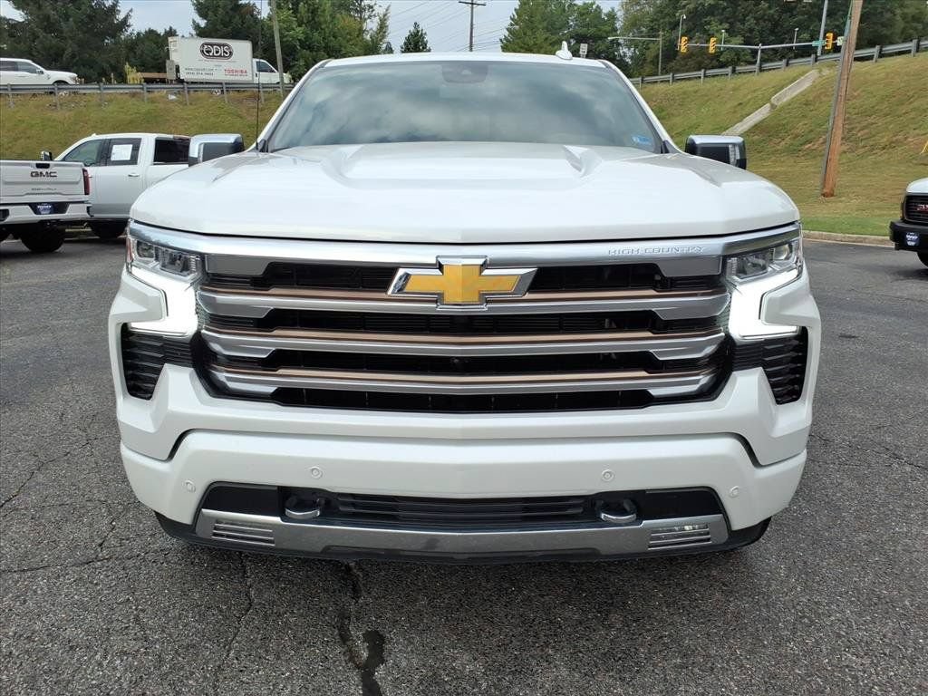 Used 2022 Chevrolet Silverado 1500 High Country w/ High Country Premium Package AWD/4WD image 8