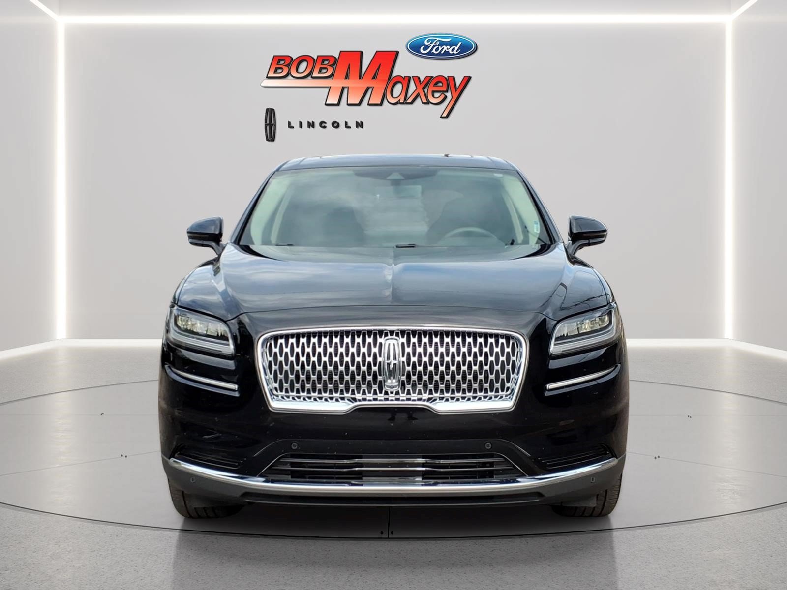 Used 2023 Lincoln Nautilus Reserve w/ Equipment Group 201A AWD/4WD image 2
