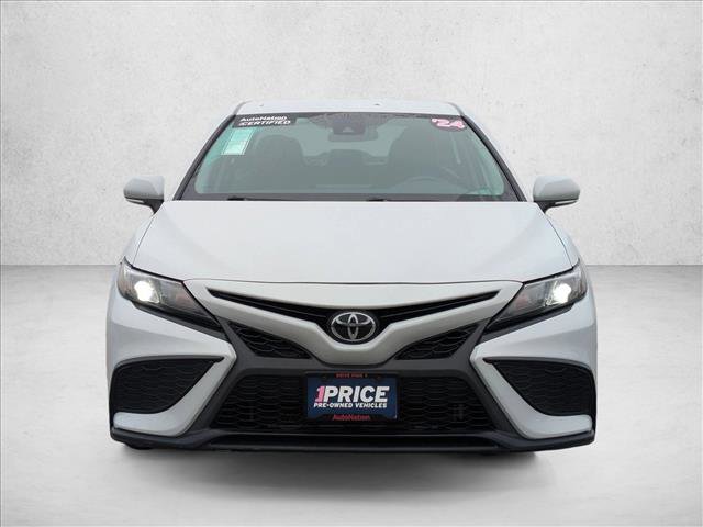 Used 2024 Toyota Camry SE image 2
