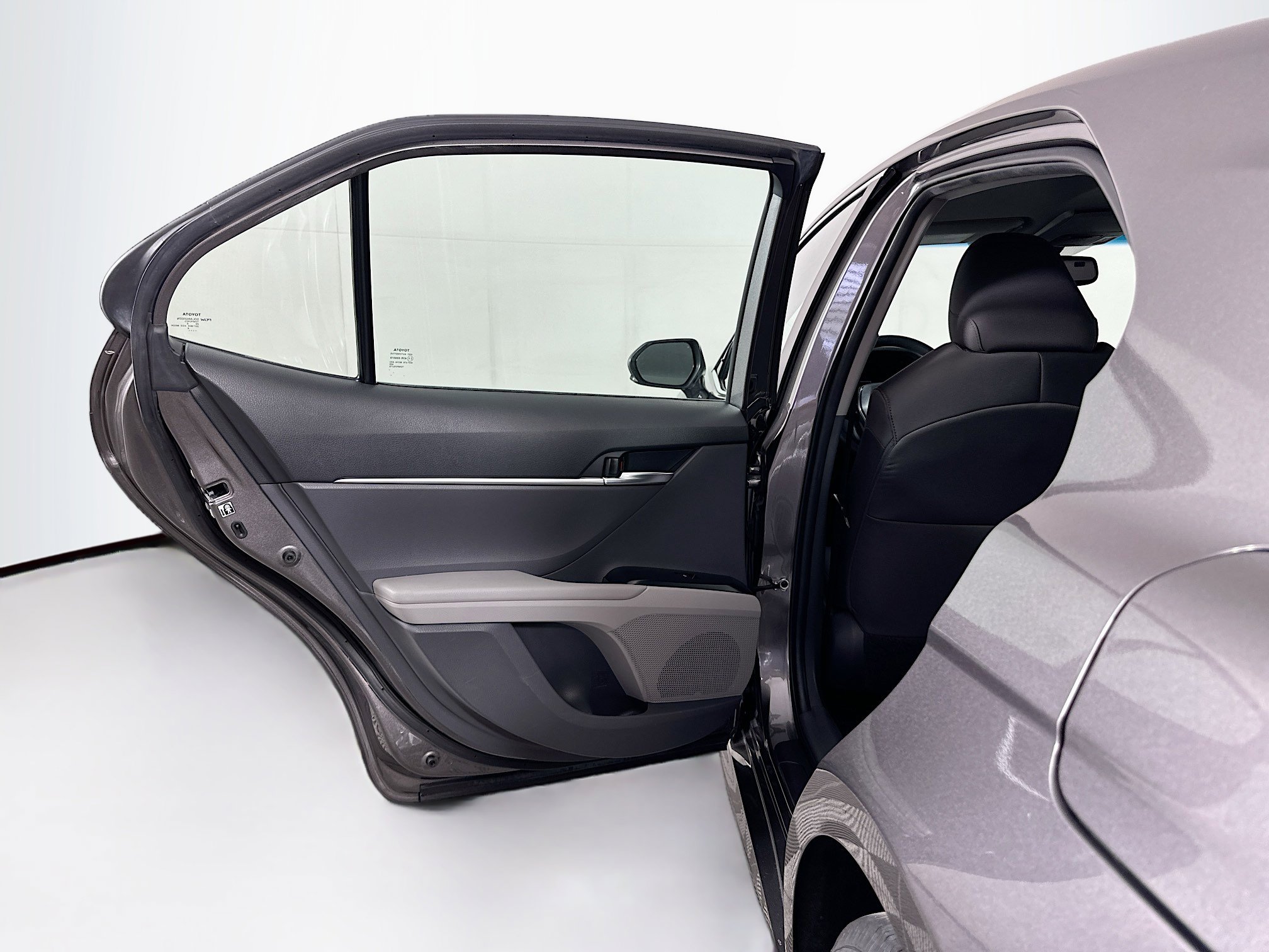 Used 2018 Toyota Camry LE w/ Convenience Package image 25