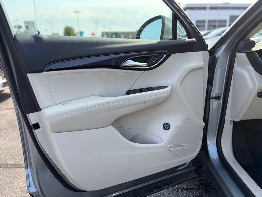Used 2023 Buick Envision Preferred AWD/4WD image 18